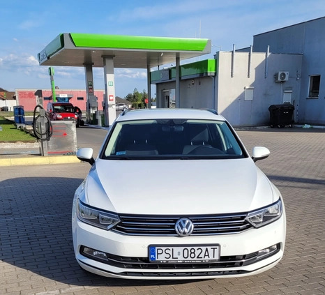 Volkswagen Passat cena 52900 przebieg: 195500, rok produkcji 2015 z Słupca małe 29